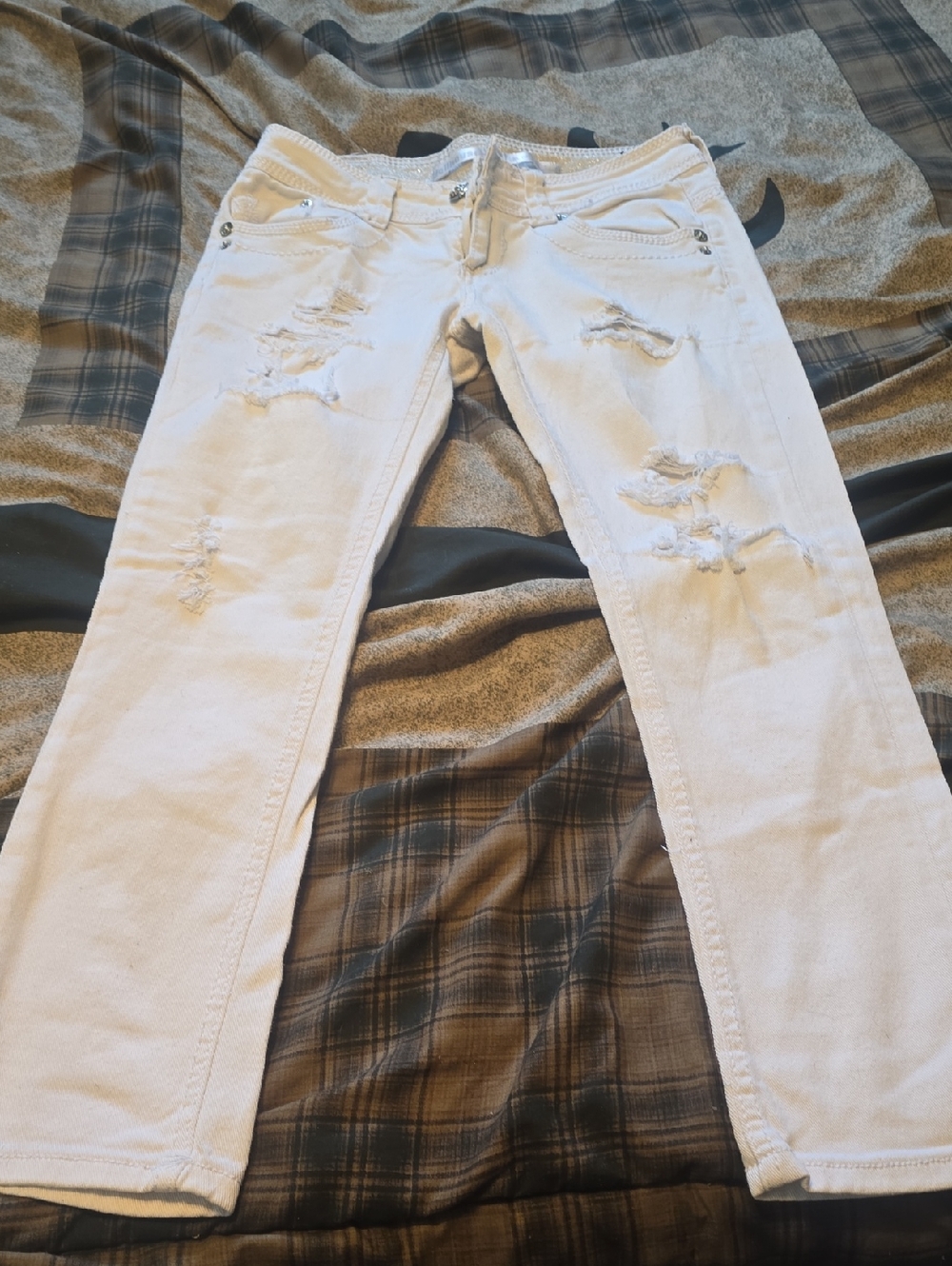 Women’s Distressed White Jeans - Casual Slim Fit Like New